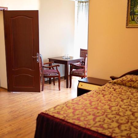 Vila Muntenia Hotel Chişinău Esterno foto
