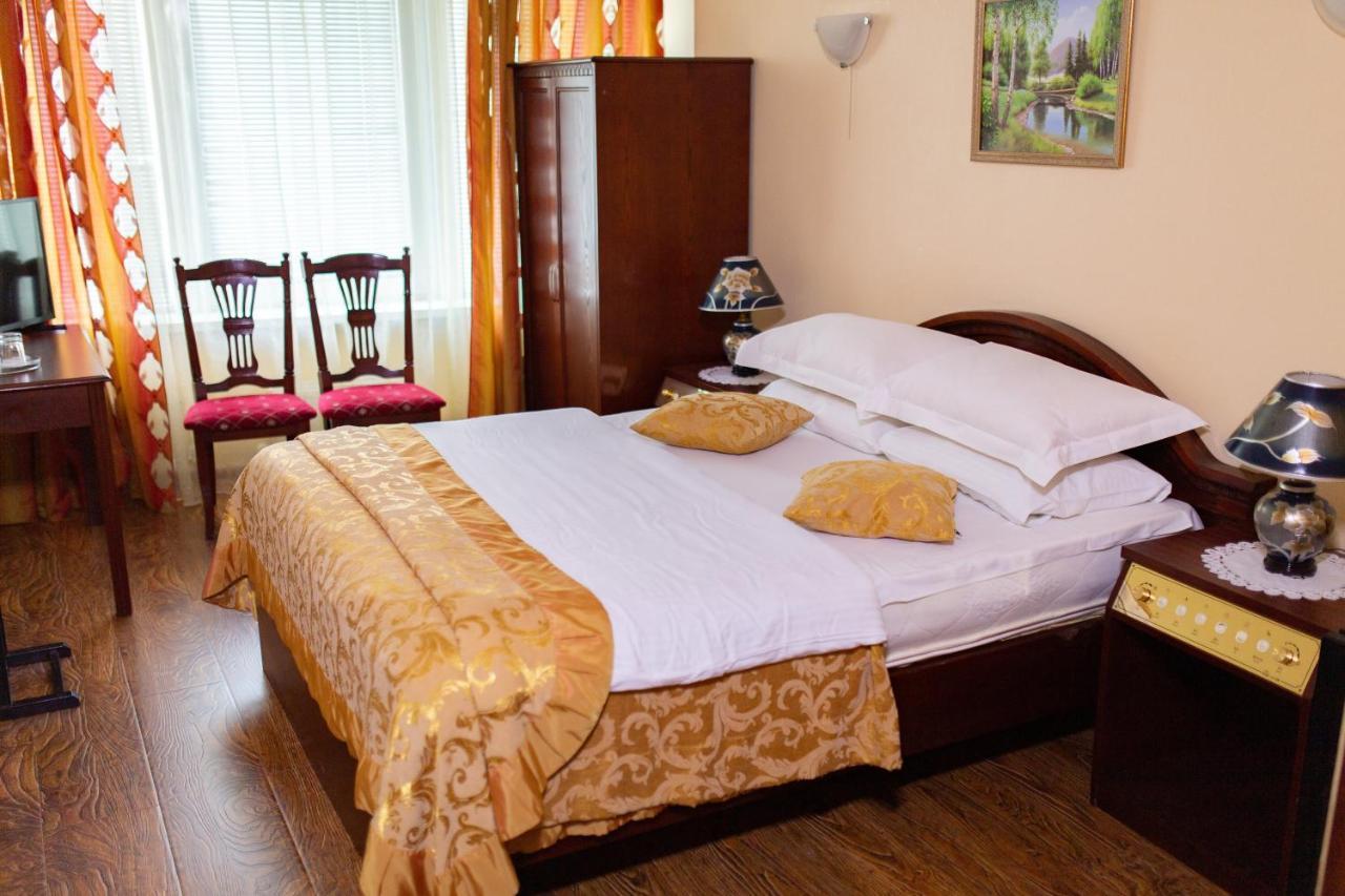Vila Muntenia Hotel Chişinău Esterno foto