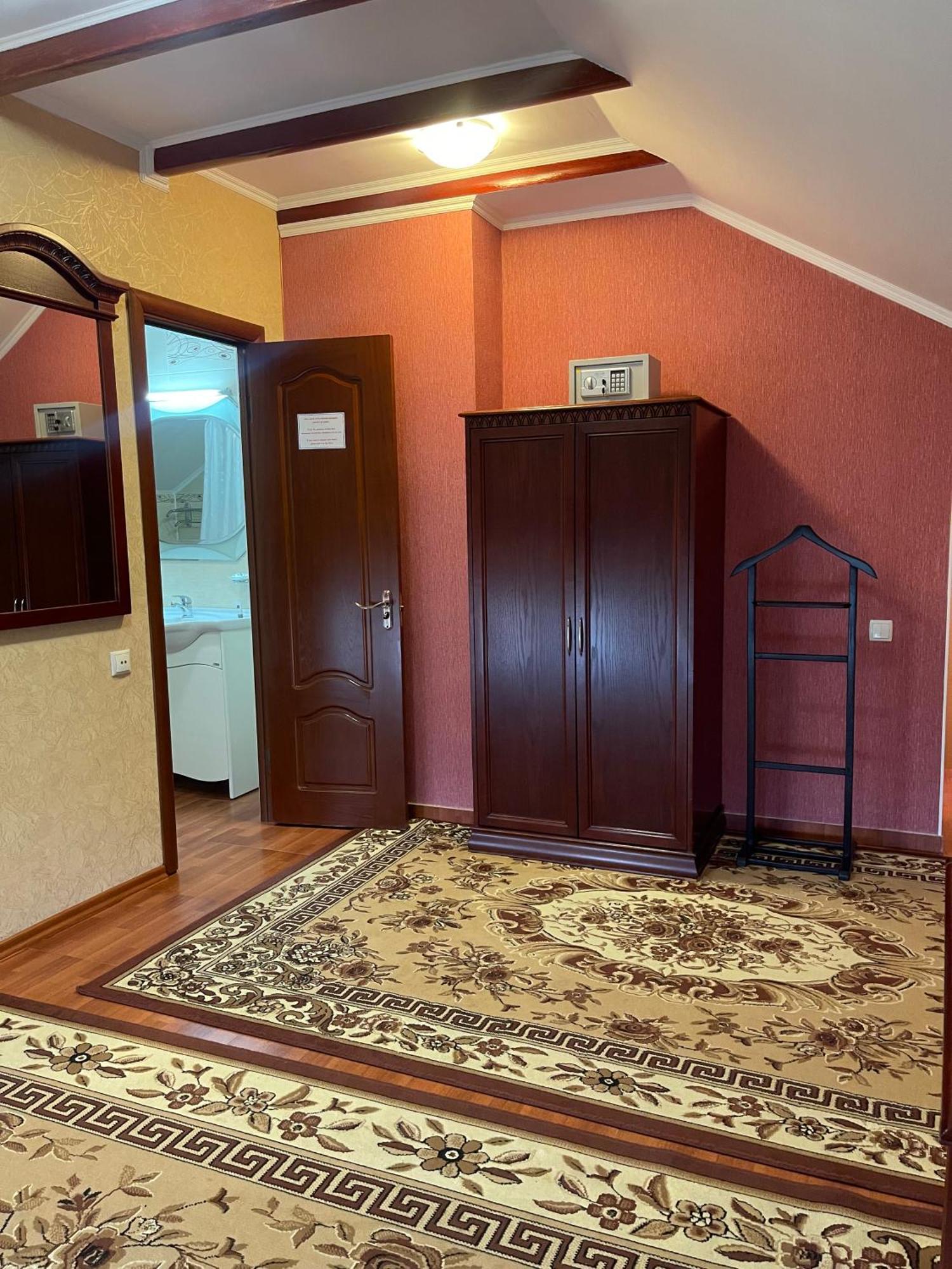 Vila Muntenia Hotel Chişinău Esterno foto